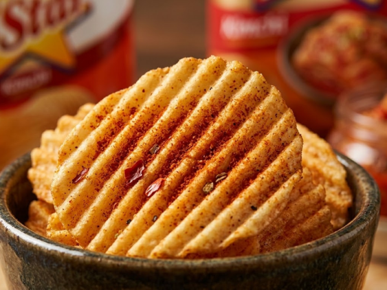 Snack-khoai-tay-O'Star-voi-thiet-ke-lat-cat-gon-song
